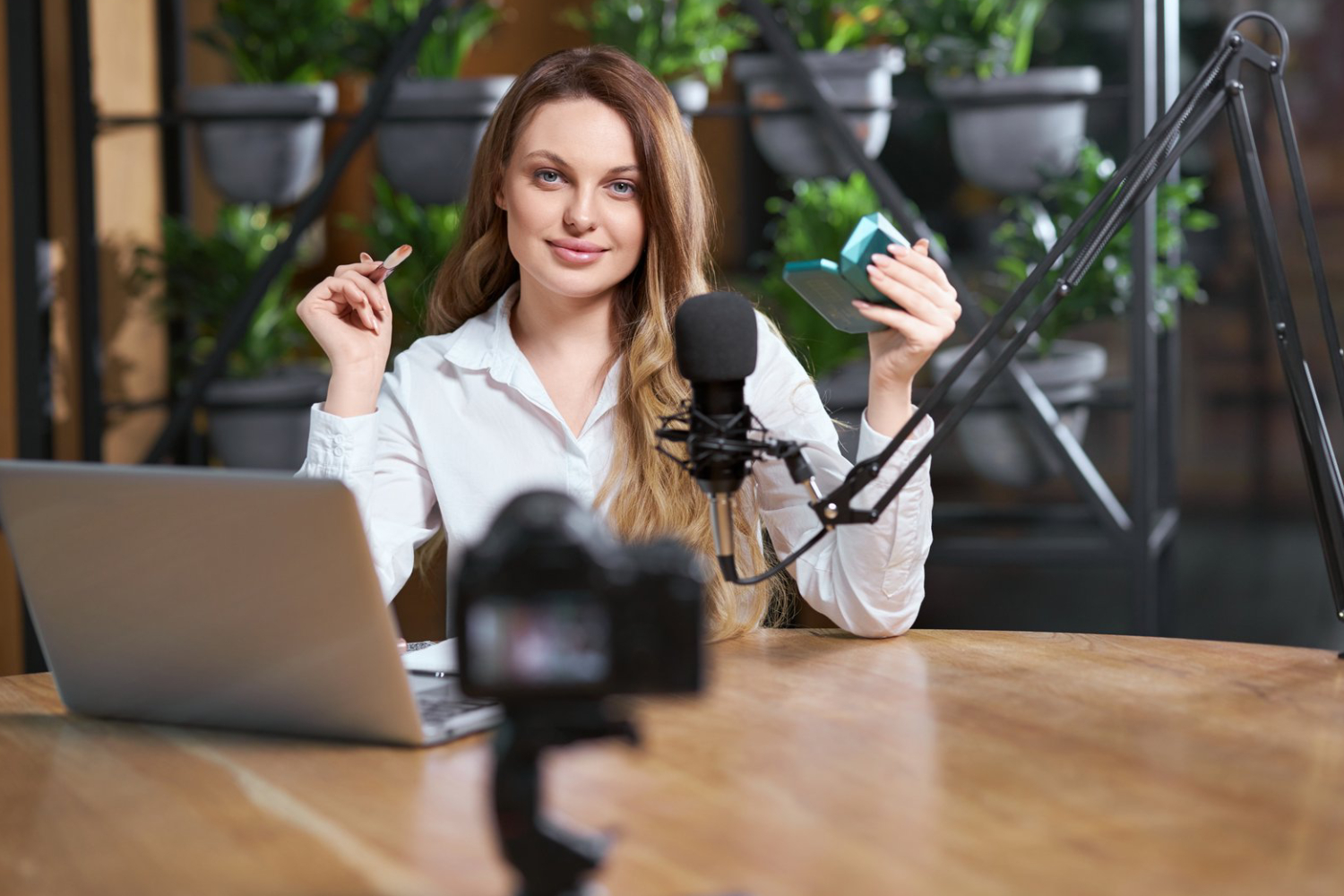 Boom vs Lavalier Microphones: Which to Use and When