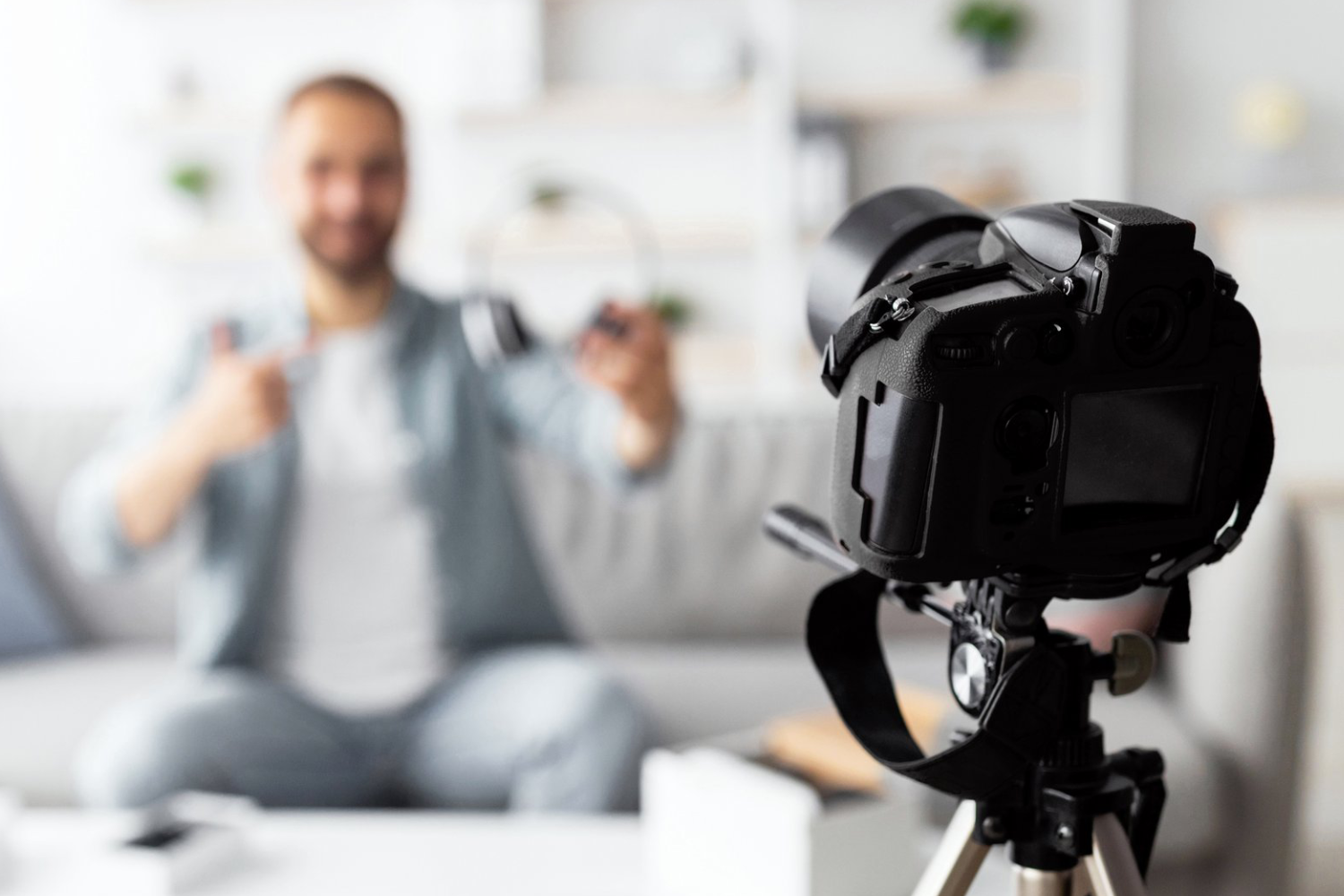 How to Master Dynamic Camera Movements for Engaging Videos