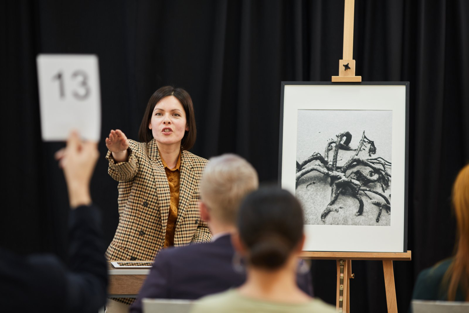 Symbolism and Framing for Strong Visual Narratives