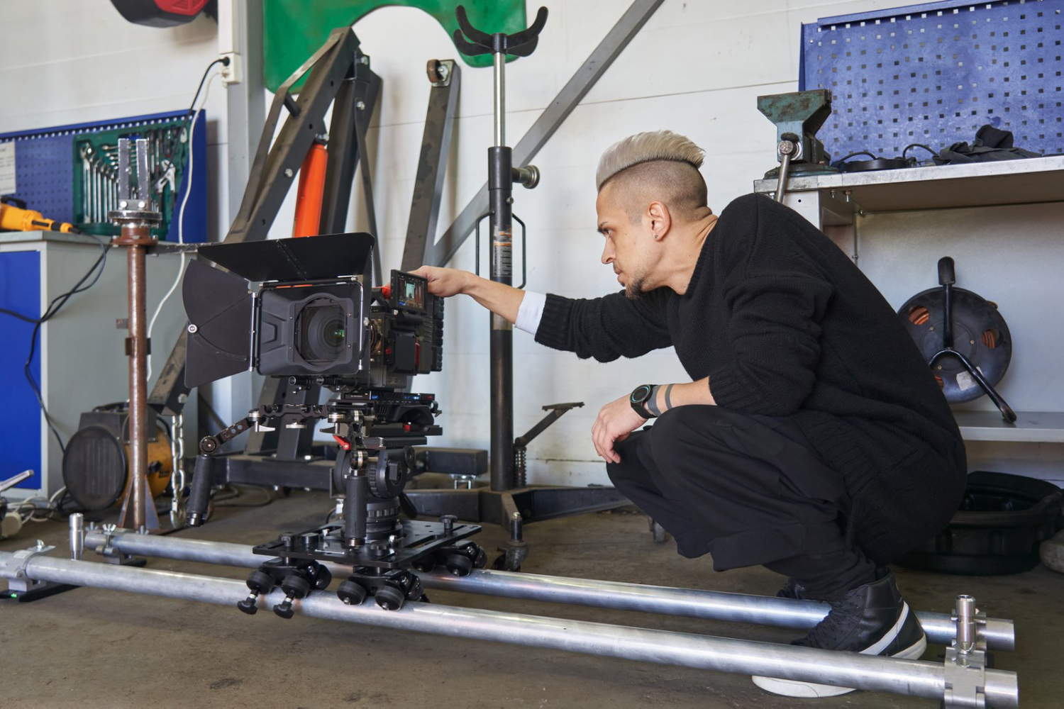 Tracking and Dolly Shots Explained for Beginners